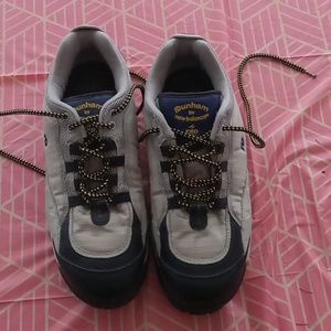 New Balance Shoes, Dunham Size 9.5 4E
